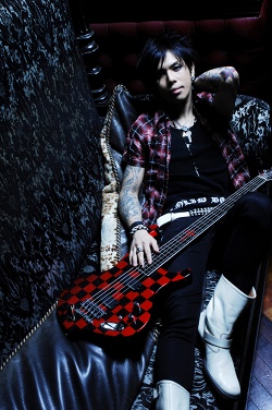 ka-yu✕GIGOR「シルバーVチャーム」／JanneDaArc／ジャンヌ Burny KRS-TRUTH ~SilverSunburst~ 【Ka-yu Signature Model