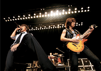 B’zライブ映像　ブルーレイ　3タイトル B'z Official Website｜NEWS
