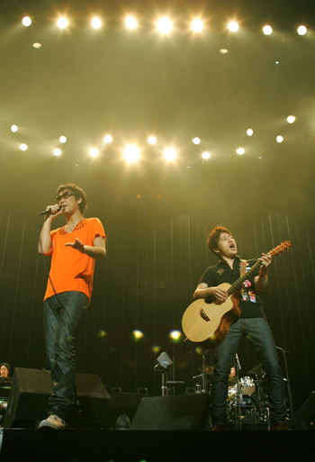 コブクロ　ライブツアー2017 コブクロ'17年ライブツアー“心”、Paraviで6月1日独占配信