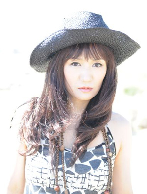 浜田麻里、25周年記念盤には松本孝弘 | BARKS