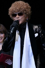 主題歌「MASURAO」披露のDJ OZMAライヴ