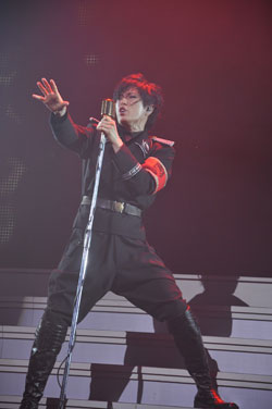 GACKT「RR IIアリーナツアー開始・GacktからGACKTに変更」♪6月
