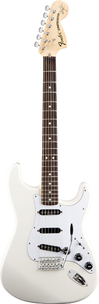 フェンダー ストラトキャスター ラージヘッド『ブラックモア気分』 Fender ストラトキャスターのヘッド形状を考察する | PINK TITAN