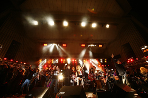 西寺実 Presents HARDなYAON 2009 西寺実、X.Y.Z.→A、河村隆一ら登場「HARDなYAON」 - 音楽ナタリー