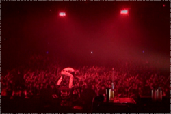 DIR EN GREY、3ヶ月におよぶツアーを追った豪華3枚組DVD『TOUR09
