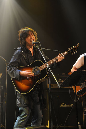 20世紀少年』浦沢直樹ライヴに、カンナ登場 | BARKS
