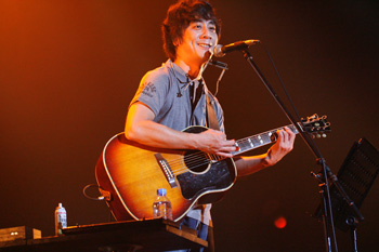 山崎まさよし、地元山口県で初のチャリティーライヴを開催 | BARKS
