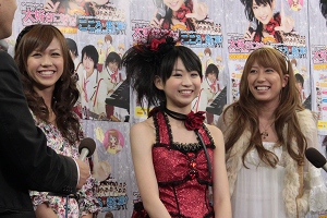 里田まい、子供たちに褒められ恐縮。『極上!!めちゃモテ委員長