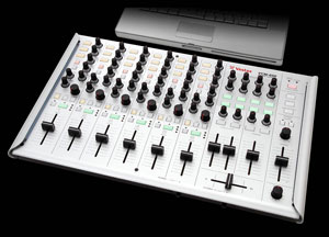 VESTAX VCM-600 MIDIコントローラー ベスタクスのDJソフト向けMIDIコントローラー「VCM-600」に