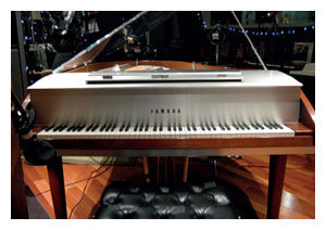 アリシア・キーズのピアノを収録「ALICIA'S KEYS」日本先行発売