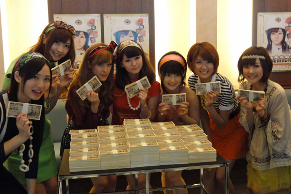 Berryz工房が「三億円事件」の舞台に挑戦、モンタージュ写真も