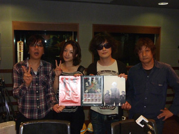 the pillows、爆笑CDと切手コレクション発売決定 | BARKS