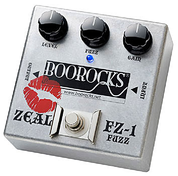 BOOROCKSからエフェクター新モデル登場、ディストーションDUSH＆KUMI