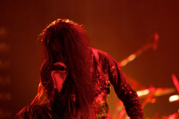 MUCC、4時間を超える熱狂の15周年記念ライヴ＜MUCC vs ムック vs