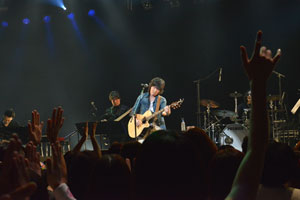 青木隆治 LIVE リアン ホイッスル Amazon.co.jp: VOICE 198X 【通常盤】 - 青木隆治: ミュージック