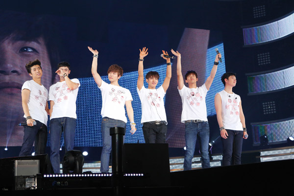 2PM ARENA TOUR 2013“LEGEND OF 2PM” 2PM ARENA TOUR 2013 