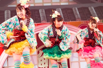 チームしゃちほこ 愛の地球祭 Zepp Namba 2部盤 CD チームしゃちほこ 愛の地球祭 Zepp Namba 2部盤 – AOBADO