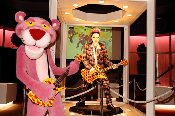 hide  ビックタオル  2013 大阪USJ限定バスタオル Amazon.co.jp: USJ限定 おサルのジョージ フード付き タオル