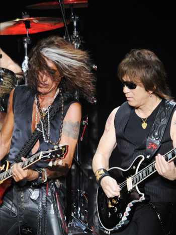 B&#39;z エアロスミス AEROSONIC 2013 リストバンド 2個セット B'z エアロスミス AEROSONIC 2013 リストバンド 2個セッ 公式