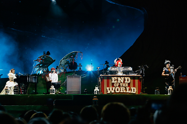 Amazon.co.jp: SEKAI NO OWARI 炎と森のカーニバル 貴族席限定