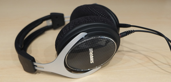 SHURE SRH1540 プレミアムスタジオヘッドホン Amazon.co.jp: SHURE 密閉型 プレミアム・スタジオ・ヘッドホン