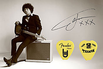 THE BAWDIESのTAXMAN、FENDERからシグネイチャー・モデル
