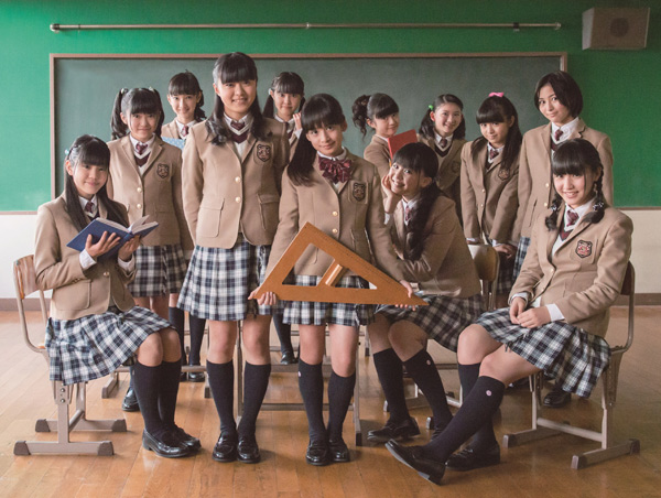 さくら学院　2013　卒業 DVD Amazon.co.jp: さくら学院 The Road to Graduation 2013 ~絆