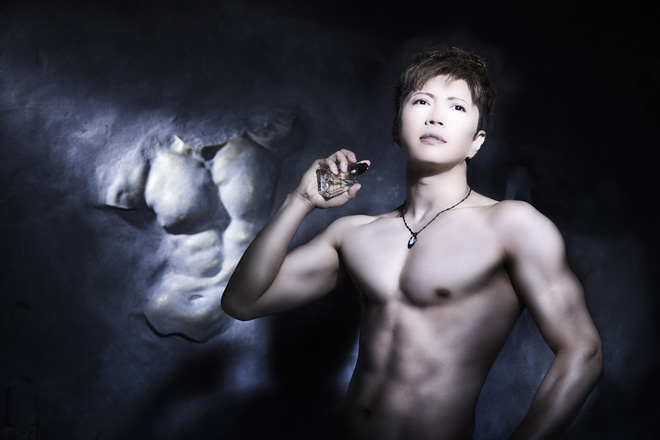 速報】GACKT、ニュージーランドで香水漬けになっていた | BARKS