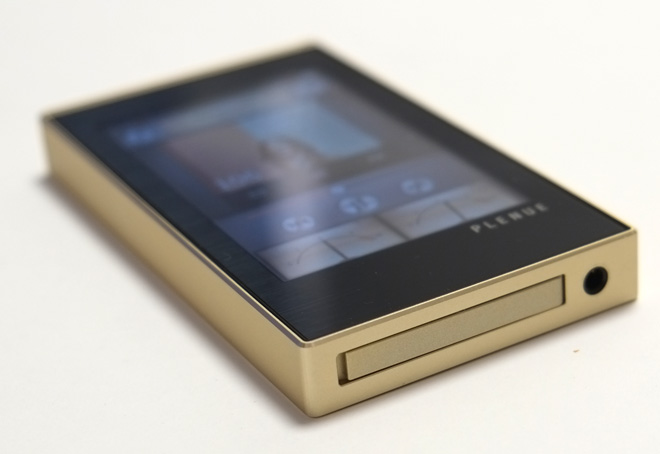 ポータブルプレーヤー PLENUE 1 128GB Gold 20141212153948_308_.jpg