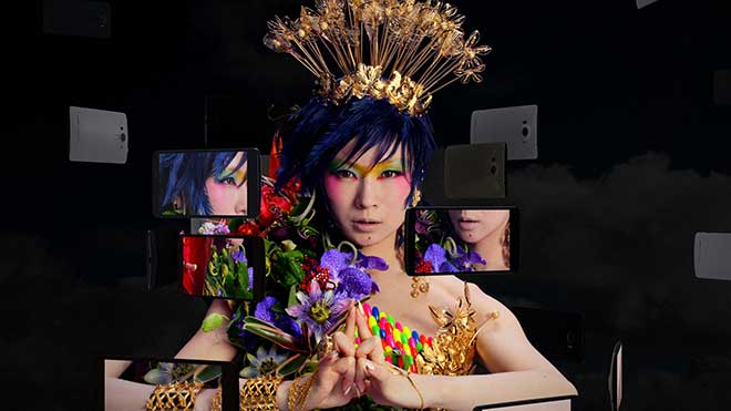 椎名林檎が鮮烈、絢爛な装いでCMに登場。新曲「神様、仏様」に
