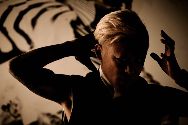 京（DIR EN GREY／sukekiyo）の最新詩集「我葬の詩」発売、個展