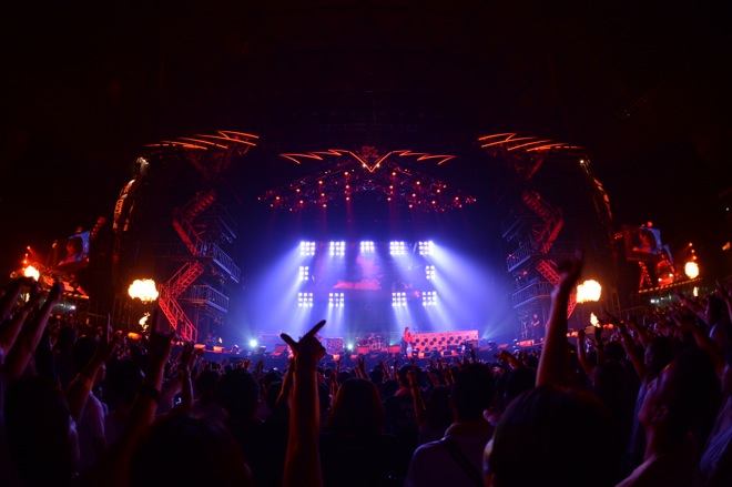 ライヴレポート】B'z、「EPIC NIGHT＝最高の夜。そのさらに上を