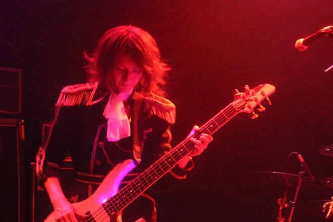 KAMIJO、LAREINEデビュー当時の全メンバーがステージで集結 | BARKS