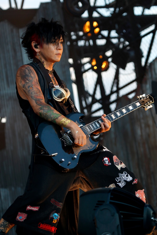 詳細レポ】VAMPS、＜BEAST PARTY＞2日目「心配いらないから。俺
