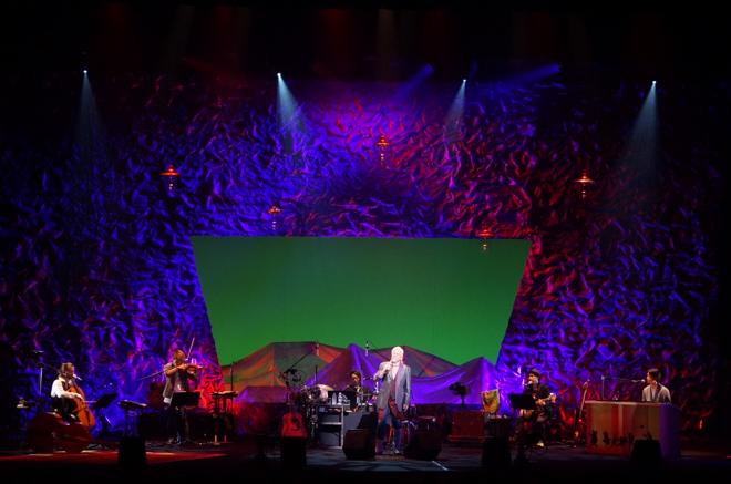 【ほぼ未使用】 玉置浩二 故郷楽団 コンサートツアー 2015 扇子 自らの人生を音楽に捧げ、歌い続ける玉置浩二。“故郷BAND”と共に