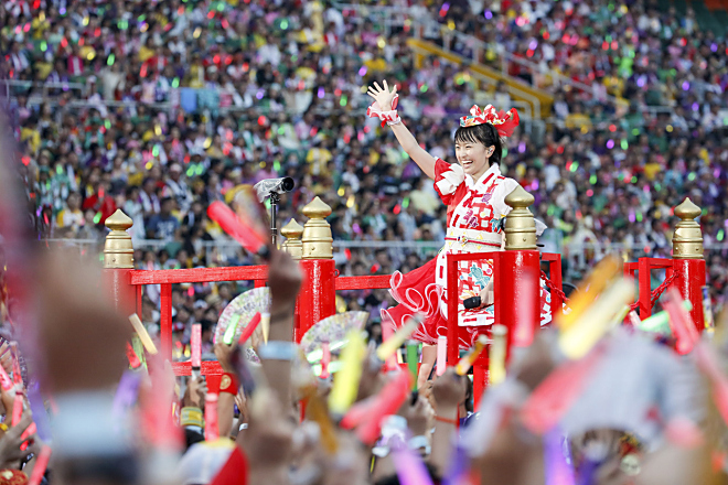 ももクロ、＜桃神祭2015＞をバーチャル体験できる「VR桃神祭