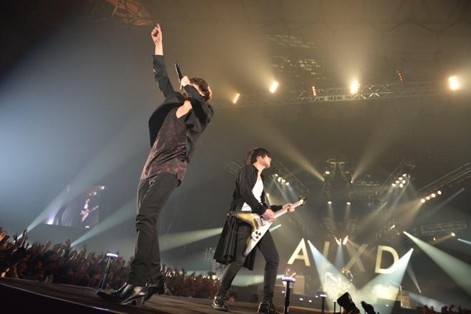 ライブレポート】[Alexandros]、幕張ワンマンで「今年一番騒ぎ