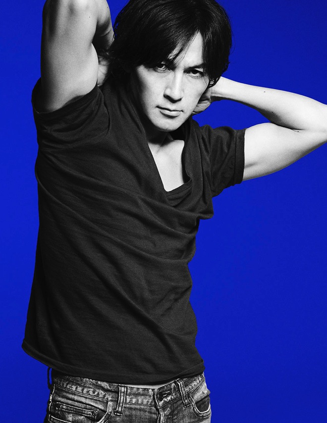 B&#39;z　稲葉浩志　バングル AVACOのCalling演奏でB'z稲葉さん着用バングルはSYMPATHY OF