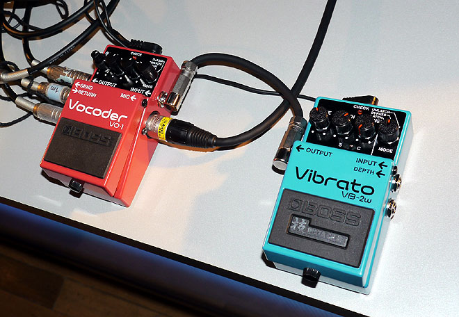 ローランド春の新製品、ハイブリッドなカホンやギタリスト用