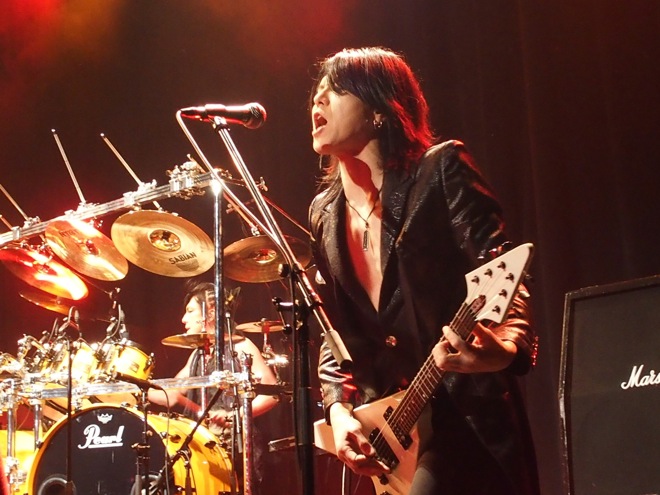 ライブレポート】44MAGNUM、40周年を前に青さを含んだ荒々しさ