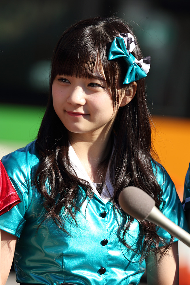 稲場愛香(カントリー・ガールズ) 癒してクッション 2015 カントリー・ガールズ 稲場愛香、病気療養のために活動一時休止
