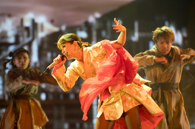 浜崎あゆみ、ライブ写真撮影解禁の＜MADE IN JAPAN＞ツアーが