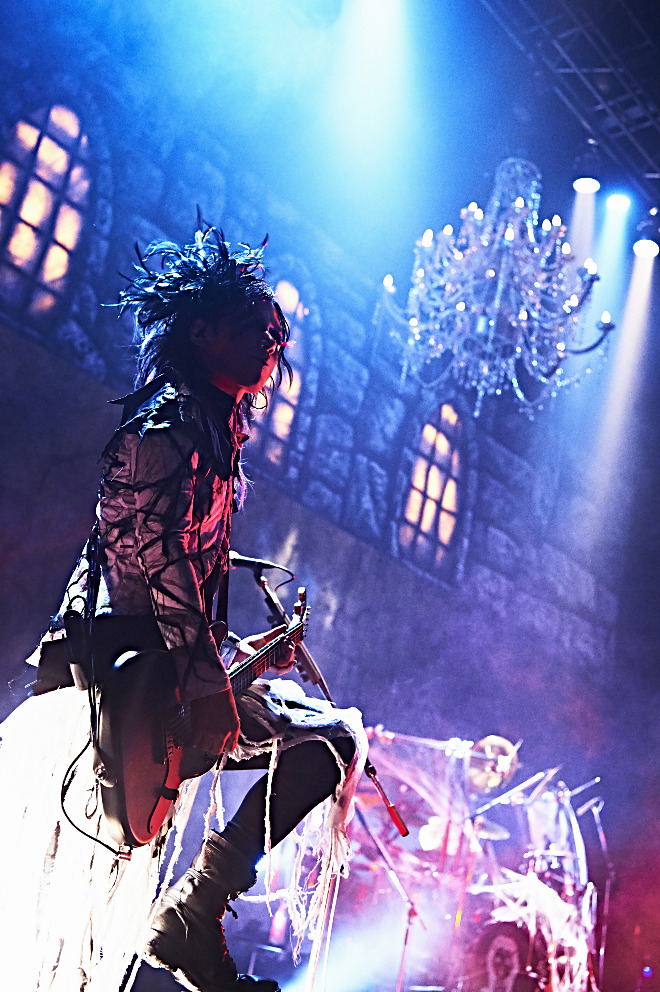 ライブレポート】the GazettE、ゴシックに彩られたハロウィン