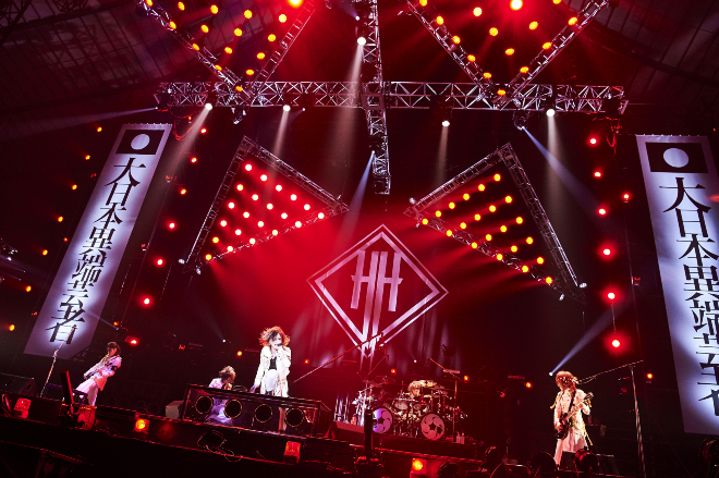 ライブレポート】the GazettE、咲き誇る“大日本異端芸者”の夜