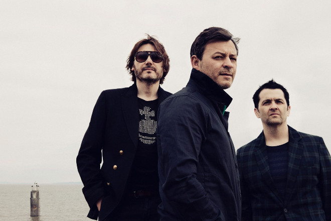 マニック・ストリート・プリーチャーズ/リーヴィング・ザ・トゥエンティース・セン… MANIC STREET PREACHERS（マニック・ストリート・プリーチャーズ