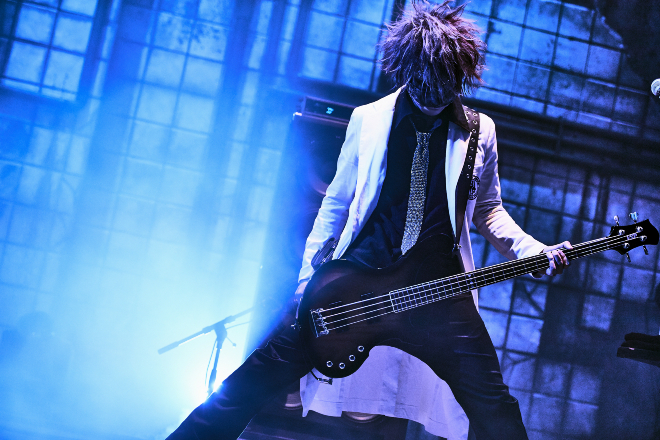 ライブレポート】the GazettE、静寂の狂気に突き落とされる