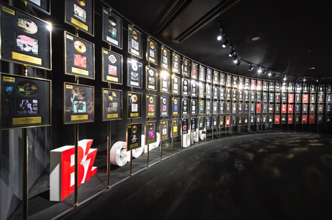 レポート】『B'z 30th Year Exhibition “SCENES” 1988-2018』の