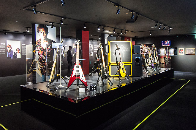 レポート】『B'z 30th Year Exhibition “SCENES” 1988-2018』の