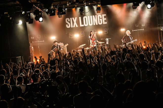 SIX LOUNGE Ba. ベース　イワオリク　ライブ時　ピック　2022 ① SIX LOUNGE Ba. ベース イワオリク ライブ時 ピック 2022 ① 06S