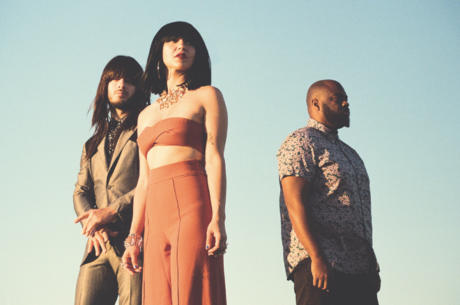 khruangbin 全てが君に微笑む　アナログ盤 khruangbin 全てが君に微笑む アナログ盤 - メルカリ
